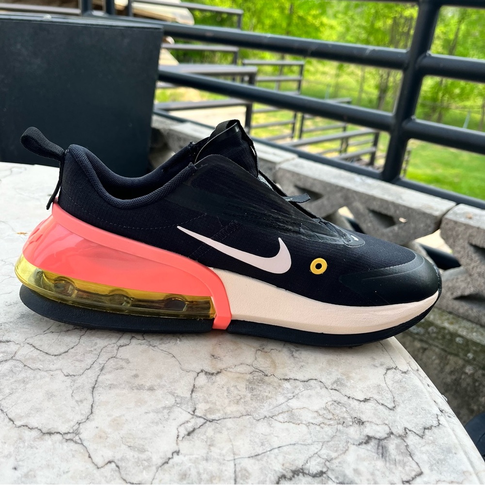 Nike Air Max Up 'Black Atomic Pink' Sneakers - Picture 5 of 12